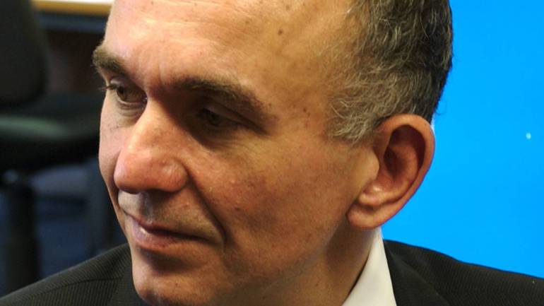 Imagem mostra o rosto de Peter Molyneux em detalhe