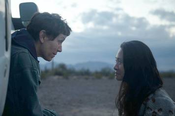 Chloé Zhao se torna a 2ª mulher a levar o Oscar de Direção