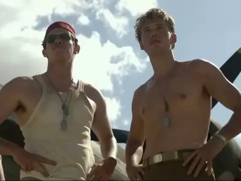 Austin Butler e Callum Turner em Mestres do Ar (Apple TV+/Reprodução)