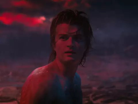Joe Keery em Stranger Things (Netflix/Divulgação)