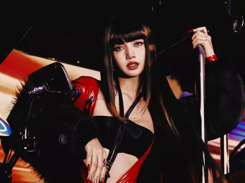 Lisa lança single solo "SaWaDiKa"; ouça agora