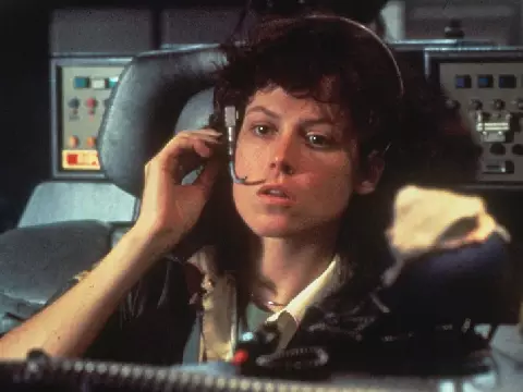 Alien: Romulus | Cailee Spaeny enaltece Sigourney Weaver em novo clipe do filme