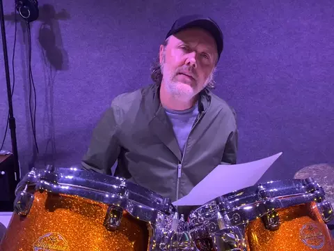 Lars Ulrich em vídeo do Metallica.com