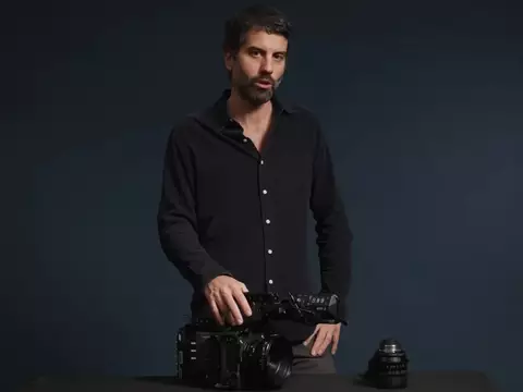 Foto de Adolpho Veloso em vídeo sobre Sonhos de Trem/Netflix/Reprodução