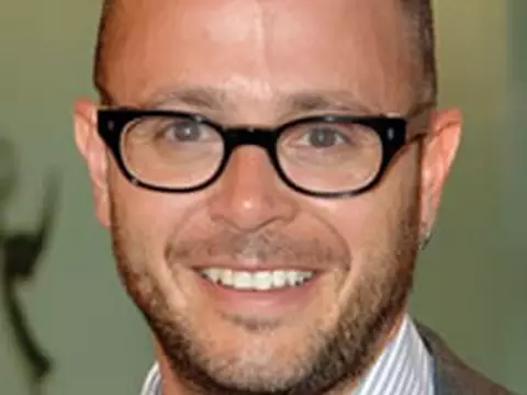 1952 | Damon Lindelof está escrevendo a ficção científica com Brad Bird