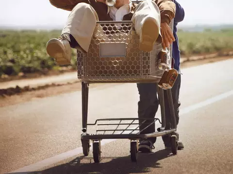 Vovô Sem Vergonha | Veja o pôster nacional do novo filme de Jackass