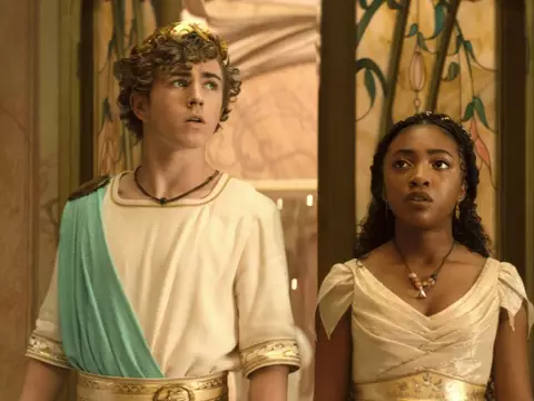 Percy Jackson faz a lição de casa e entrega a melhor versão de O Mar de Monstros