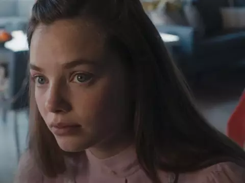 Kristine Froseth em Sharp Stick (Utopia/Reprodução)