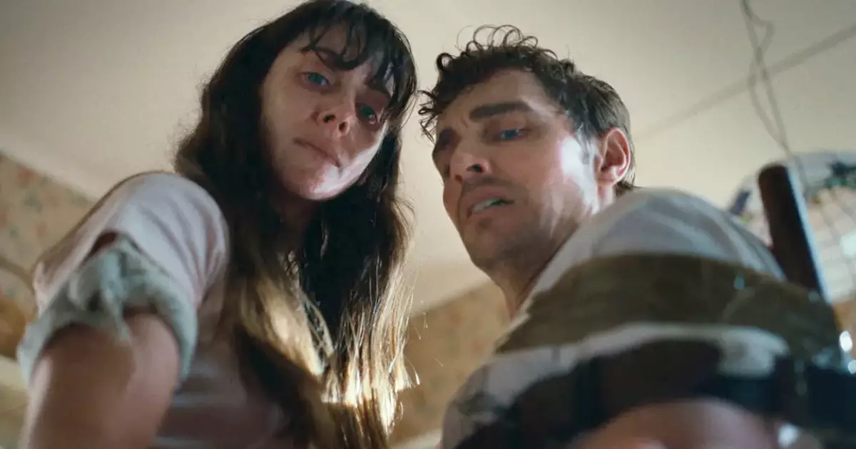 Together | El horror corporal se comparte en pareja