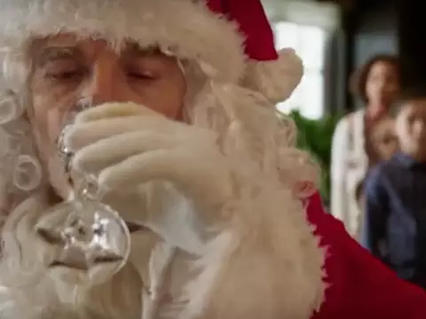Papai Noel às Avessas 2 | Billy Bob Thornton está bêbado no novo cartaz do filme