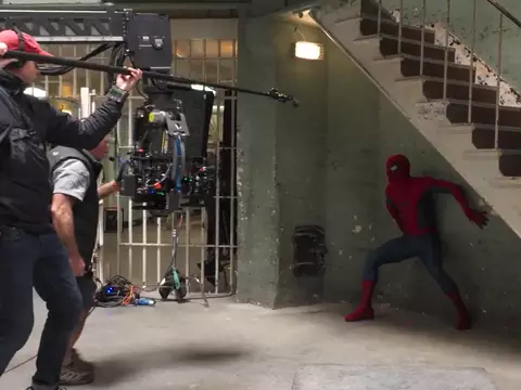 Spider-Man: Un Nuevo Día (Reproducción)