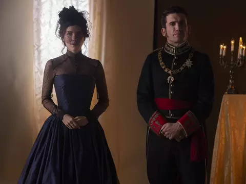 HBO Max revela as primeiras imagens oficiais de Carlota