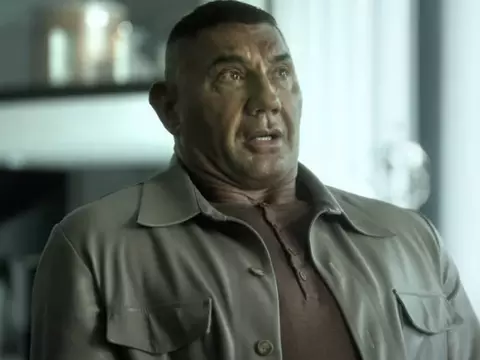 Dave Bautista no trailer de The Killer's Game/Reprodução