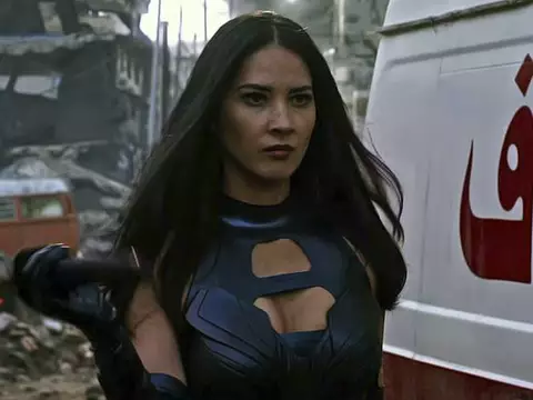 Olivia Munn em X-Men: Apocalipse (Reprodução)