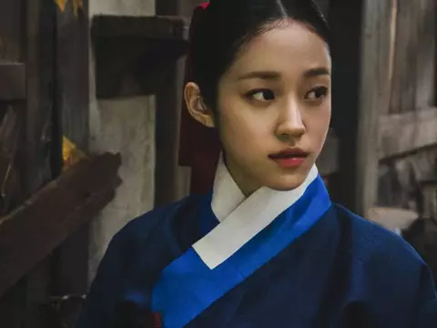 Roh Yoon-seo in East of the Palace (Reproduction)