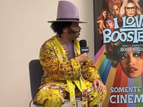 Boots Riley durante entrevista ao Omelete (Reprodução)