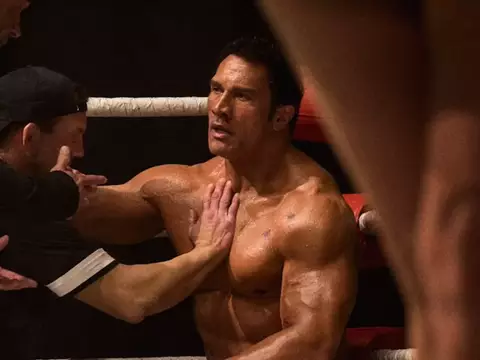 Coração de Lutador | Veja foto de The Rock gigantesco no filme de MMA