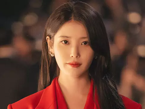 IU em A Coroa Perfeita (Reprodução)