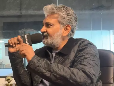 S.S. Rajamouli em entrevista ao Omelete (Reprodução)