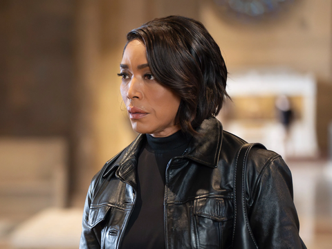 Despedida Emocionante em 9-1-1: Imagens da 8ª Temporada Revelam Funeral de Bobby Nash