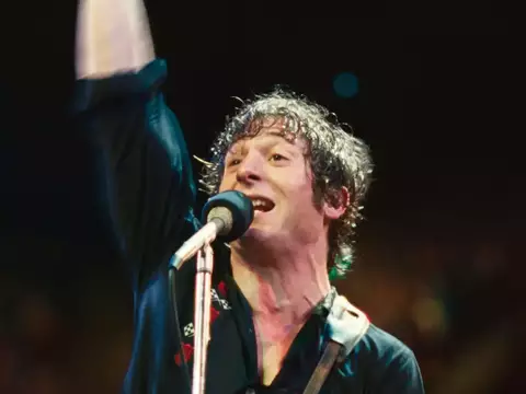 Springsteen: Salve-me do Desconhecido ganha nova foto de Jeremy Allen White