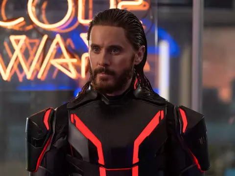 Tron: Ares | Nova imagem mostra visual completo do personagem de Jared Leto