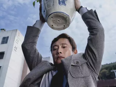 La única opción | La competencia capitalista sin mensajes moralistas