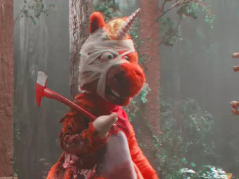 Buddy | Botarga de unicornio es sensación en género de terror, te explicamos