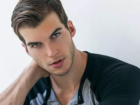 Fuller House | Ator de As Vantagens de Ser Invisível entra para o elenco da segunda temporada