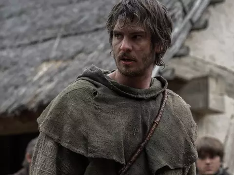 Andrew Garfield em The Uprising (Reprodução)