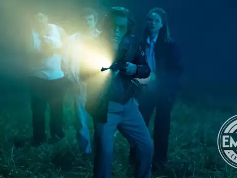 Ray Liotta e elenco de Urso do Pó Branco (Empire/Universal Pictures/Reprodução)