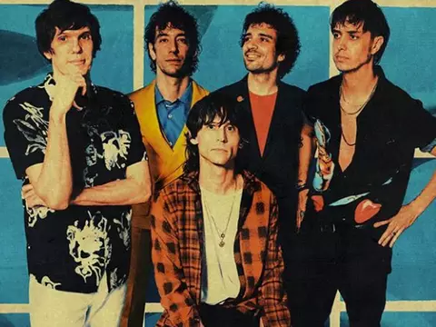 The Strokes retorna à sonoridade clássica em novo single, "Bad Decisions"; ouça