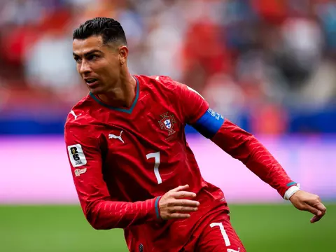 Cristiano Ronaldo to Produce Series About Sports Agent with 'Billions' Actor