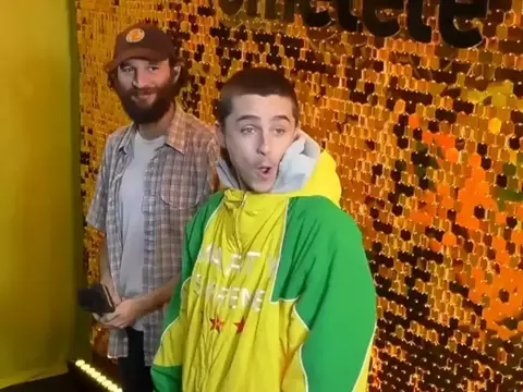 Giro CCXP | Timothée Chalamet encanta fãs no palco Omelete; veja reações