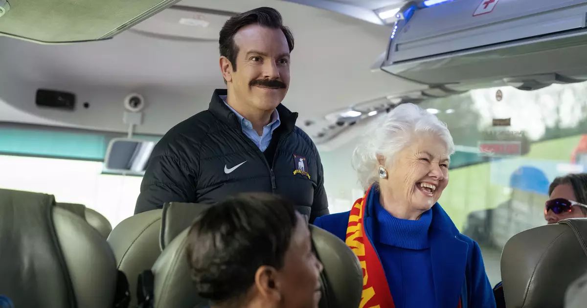 Apple TV bate recorde histórico de audiência com sucesso de Ted Lasso e séries vencedoras do Emmy 2026