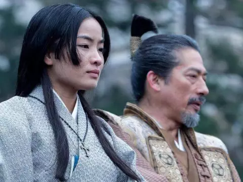 Anna Sawai e Hiroyuki Sanada fazem história com prêmios no Emmy 2024