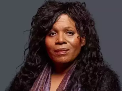 Atriz Clodd Dias, conhecida por As Five e Manhãs de setembro, morre aos 49 anos em São Paulo