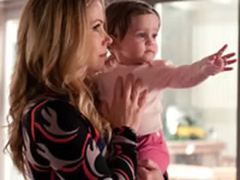 Up All Night | Christina Applegate deixa a série cômica