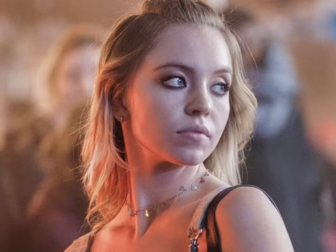 Sydney Sweeney Inova com Sabonete Feito de Sua Água de Banho