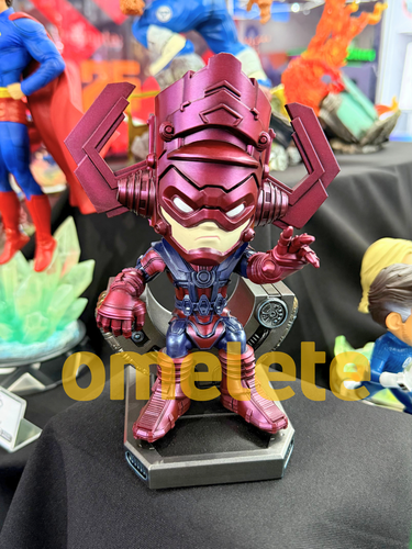 Estatua colecionável do Galactus - Foto feita pelo Omelete