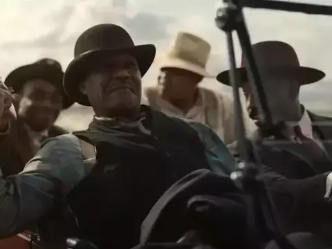 BAFTA | Com Tourette, John Davidson grita insulto racial a astros de Pecadores