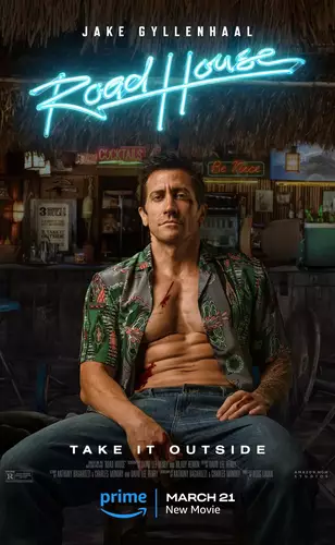 Matador de Aluguel troca vibe anos 80 pela comédia e ganha frescor em remake