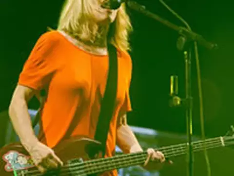 Kim Gordon, do Sonic Youth, fará primeiro show com seu novo projeto, Body/Head