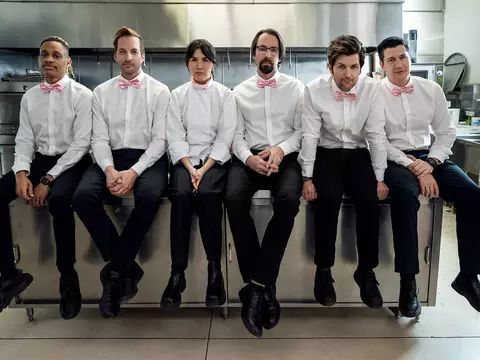 Elenco de Party Down (Lionsgate+/Reprodução)