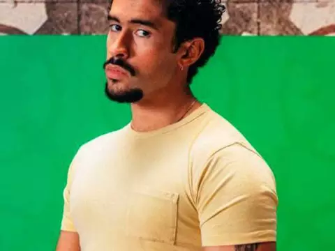 Bad Bunny em foto promocional de Debí Tirar Más Fotos (Reprodução)