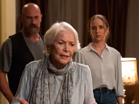 Ellen Burstyn em retorno a Law & Order (TVLine/Divulgação)