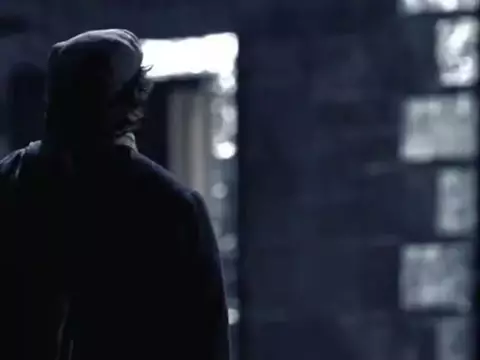 Outlander | ¿Quién era el fantasma del primer episodio? Te decimos