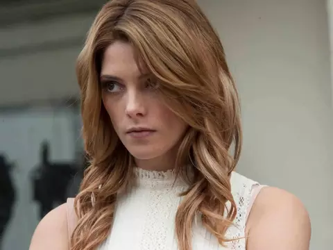 Burying The Ex | Ashley Greene retorna dos mortos em novo clipe do filme