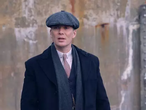 Cena da sexta temporada de Peaky Blinders, com Thomas Shelby (Cillian Murphy)