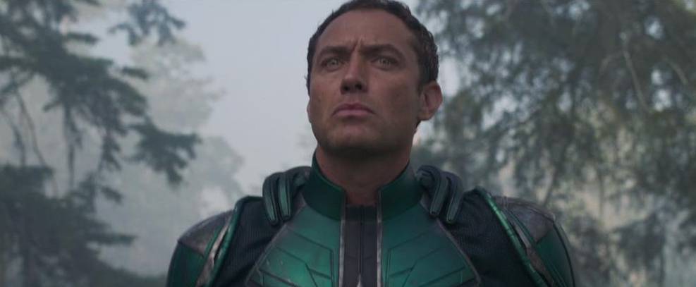 Capitã Marvel | Arte inédita detalha armadura de Jude Law; confira